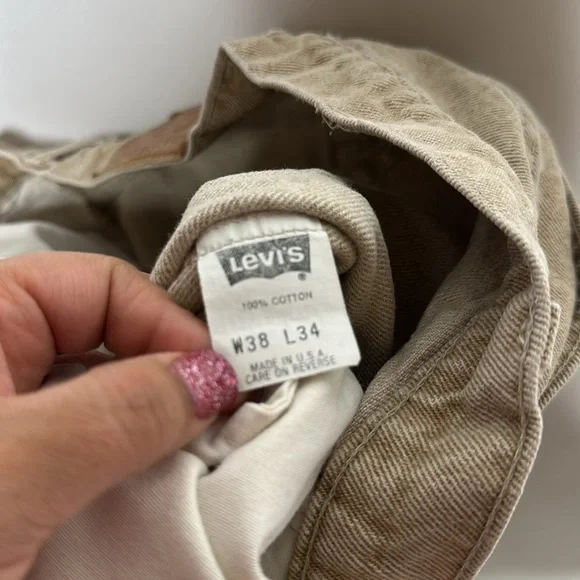 Vintage Levis 550 Men's 38 x 34 Relaxed Fit Cream Distressed Straight Jeans - Picture 9 of 11